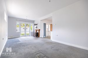 Lounge/Diner- click for photo gallery